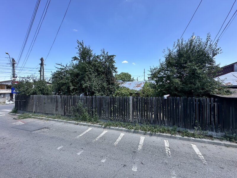 Rahova, Sos Alexandriei, Dr. Luptatorilor Antifascisti, casa batraneasca.