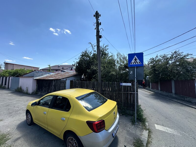 Rahova, Sos Alexandriei, Dr. Luptatorilor Antifascisti, casa batraneasca.