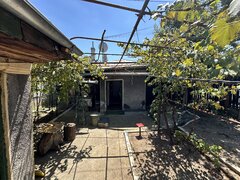 Rahova, Sos Alexandriei, Dr. Luptatorilor Antifascisti, casa batraneasca